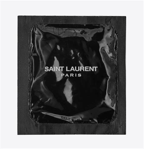 capotes yves saint laurent|Saint Laurent lance sa gamme de préservatifs .